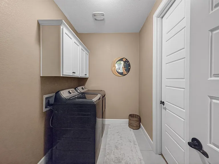 4017 Benetton Way — Photo 22