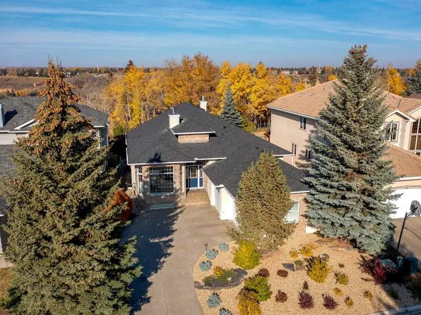 1656 E Evergreen Hl SW, Calgary, AB T2Y 3B6