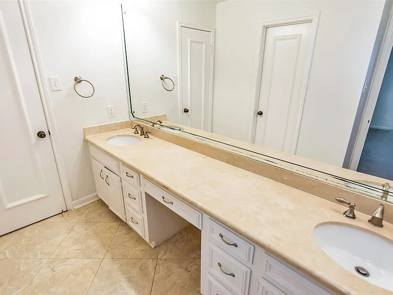 8615 La Fonte St — Photo 33