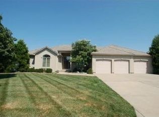4617 SW Gull Point Dr, Lees Summit, MO 64082