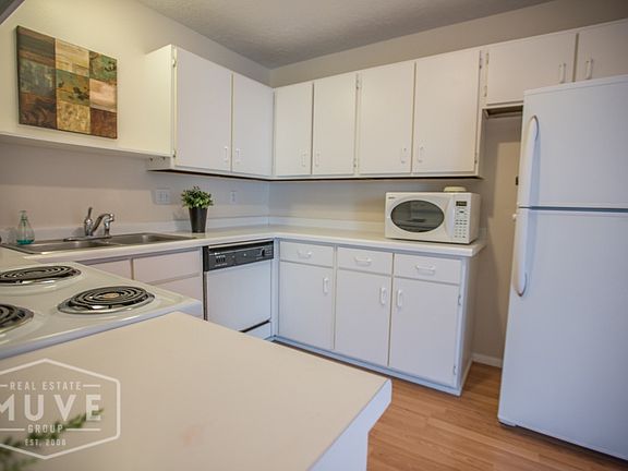 2nd image of 2399 E Boyes St