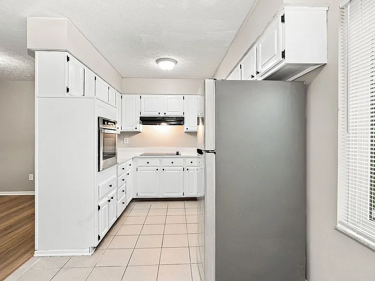 3301 Kristin Ct — Photo 5
