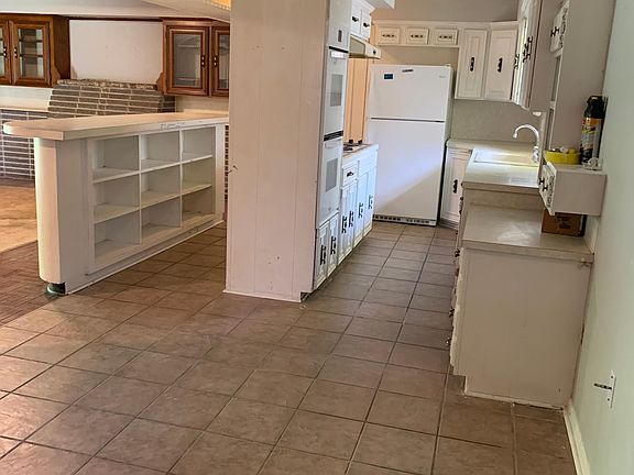 4th image of 333 Pecan St #333