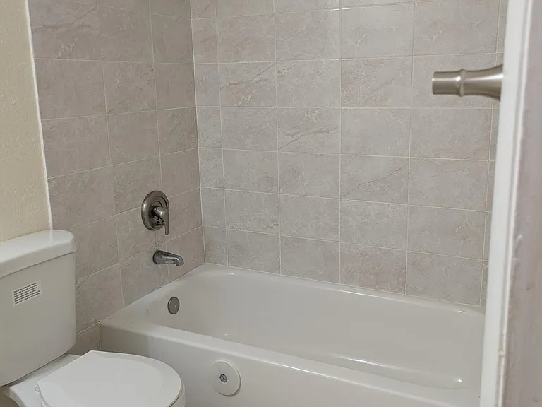 2810 Riverside Dr #106-A — Photo 8