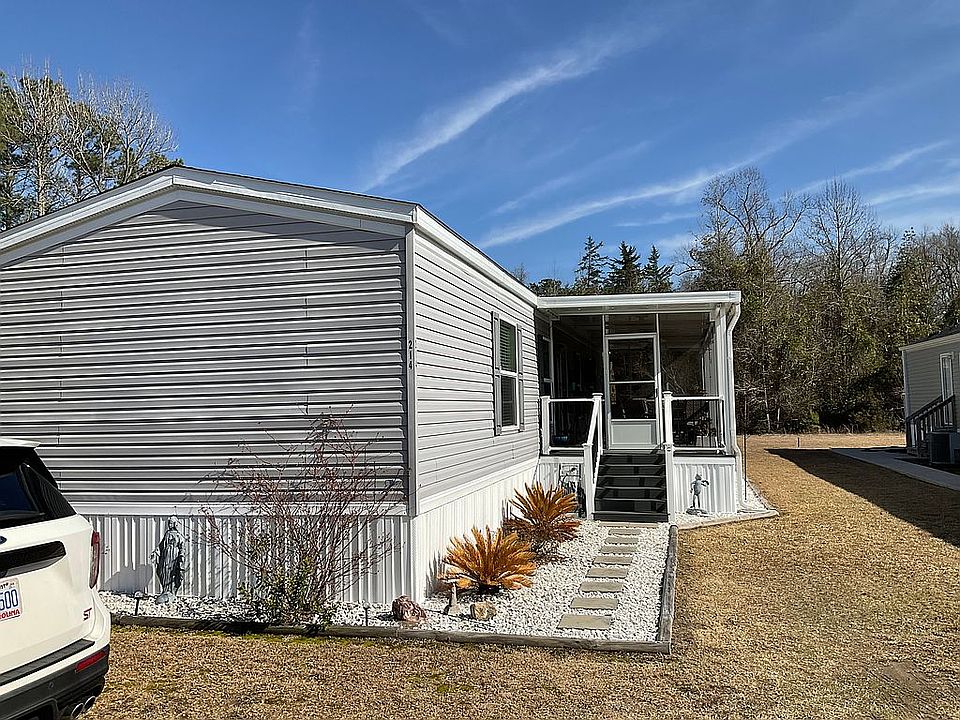 1st image of 214 Aquamarine Dr