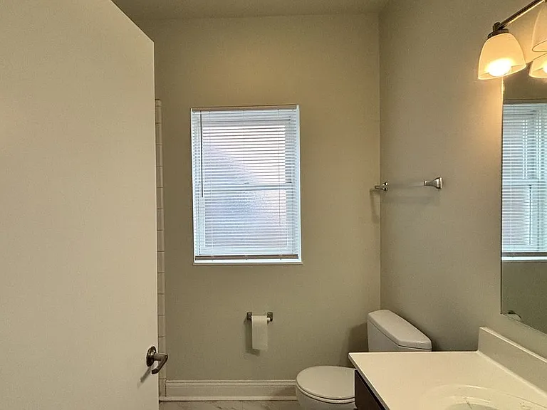 1733 N Meridian St — Photo 15