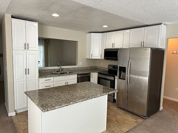 4th image of 2309 Sandalwood Dr