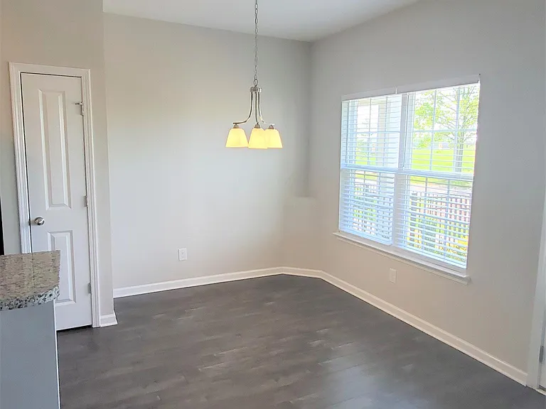 320 Kinsale Dr — Photo 9