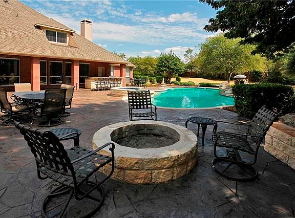 3rd image of 7651 Ashbury Ct