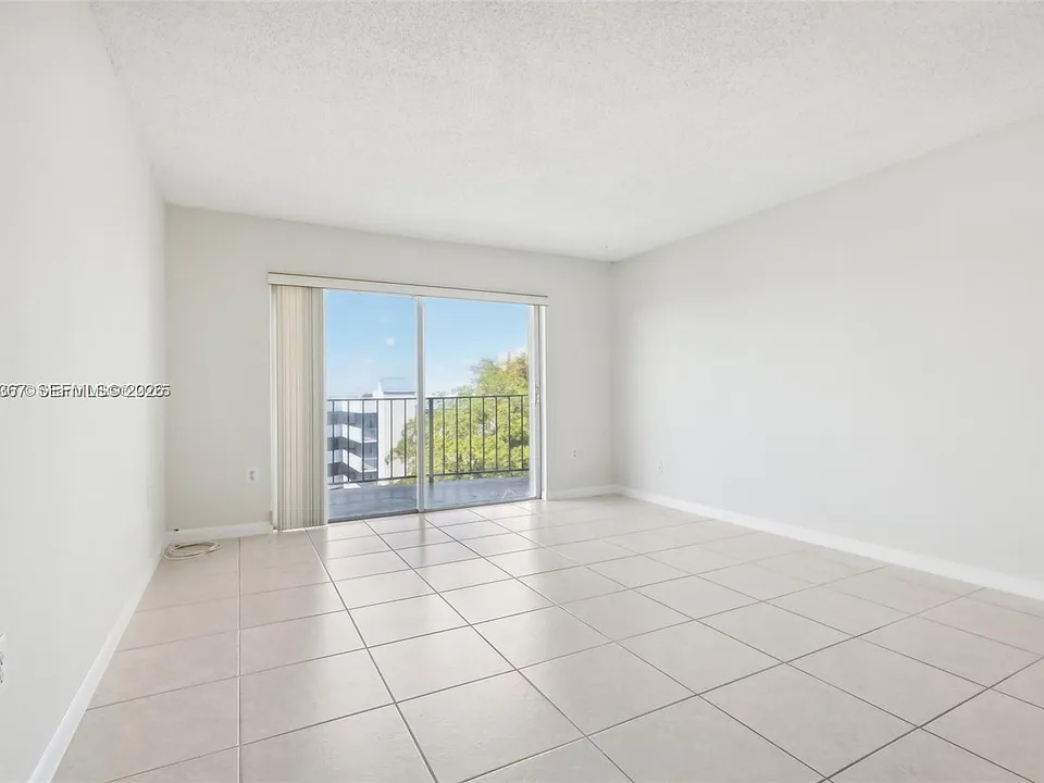 9360 Fontainebleau Blvd #612