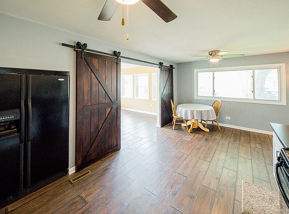 5th image of 22 Hilltop Dr