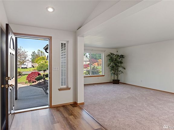 4th image of 19415 110th Avenue Ct E