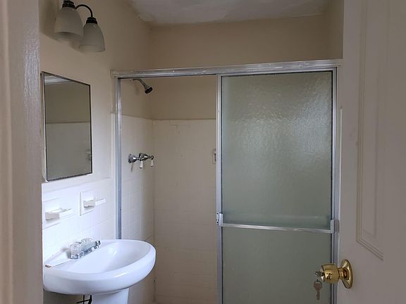 2nd image of 1285 NE 151st St