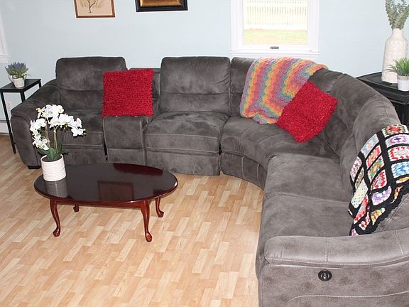 5th image of 18 Knollwood Rd