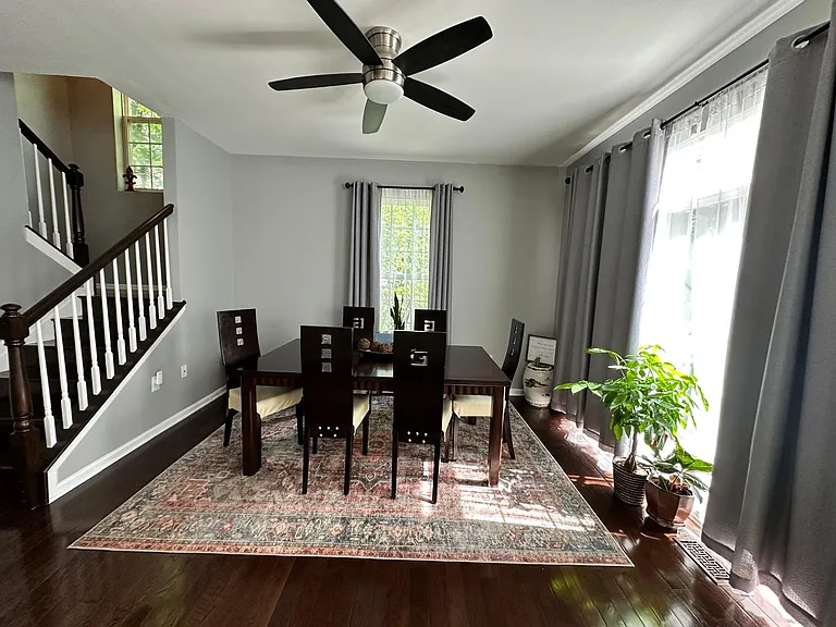 8 Carpenter Ct — Photo 3