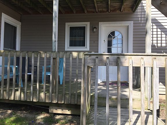 5th image of 512 W Cross St APT 5