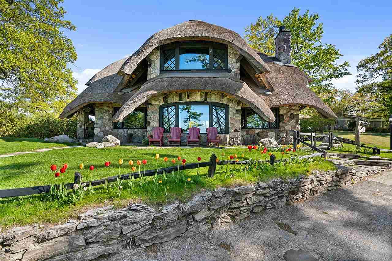 304 Park Ave, Charlevoix, MI 49720 MLS 471194 Zillow