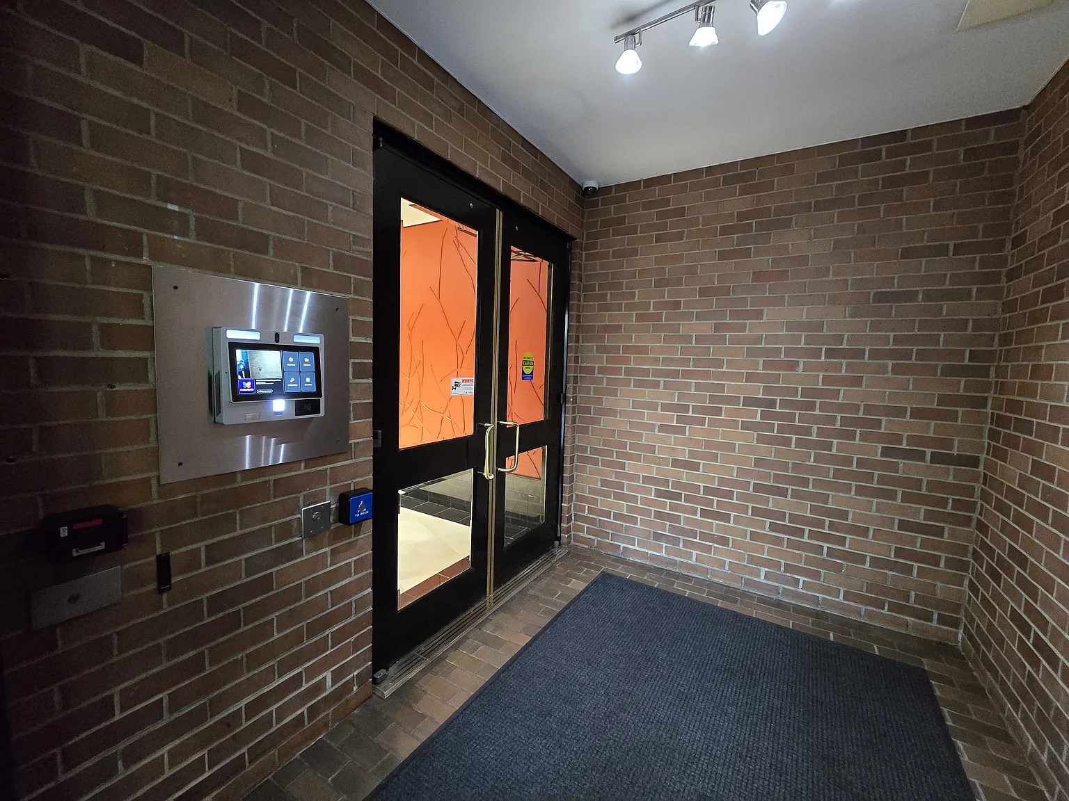 2 bed, 1420 sqft, $6,000 — Photo 4