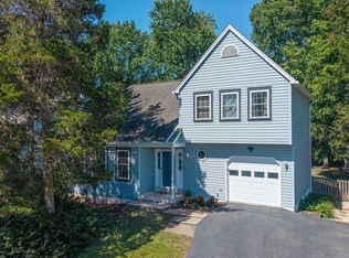 4350 Silas Hutchinson Dr, Chantilly, VA 20151