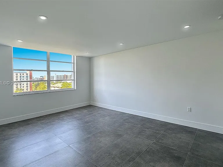 2780 NE 183rd St #701 — Photo 7