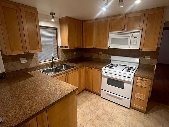 3rd image of 5600 W Berenice Ave #G