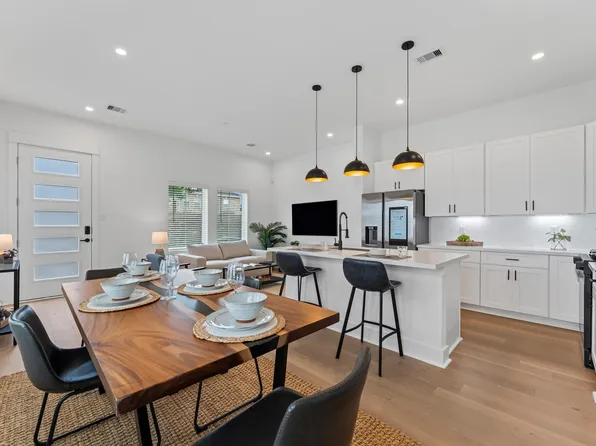 328 Neyland St, Houston, TX 77022