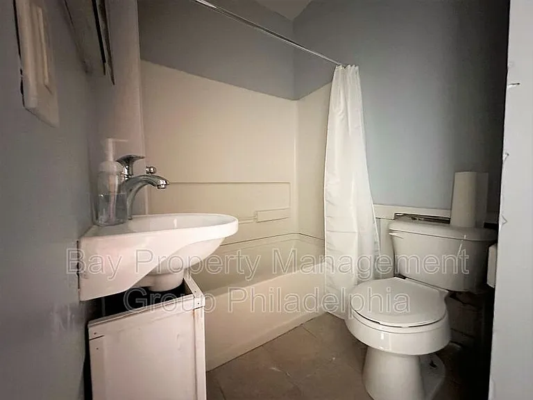341 W Girard Ave #COMMERCIAL — Photo 19