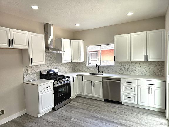 4th image of 1001 Camellia Court