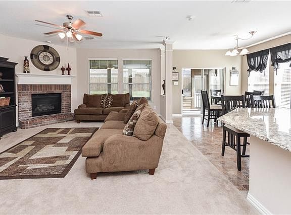 5th image of 300 Highland Park Ln