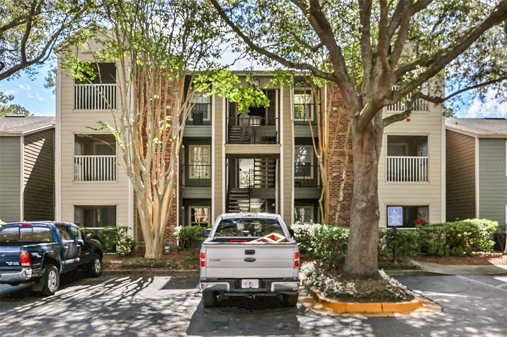1 bed, 1.0 bath, 605 sqft, $1,390 — Photo 1