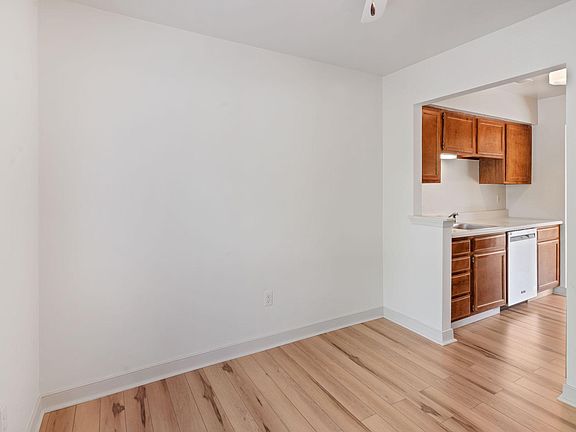 5th image of 2269 High Bush Cir