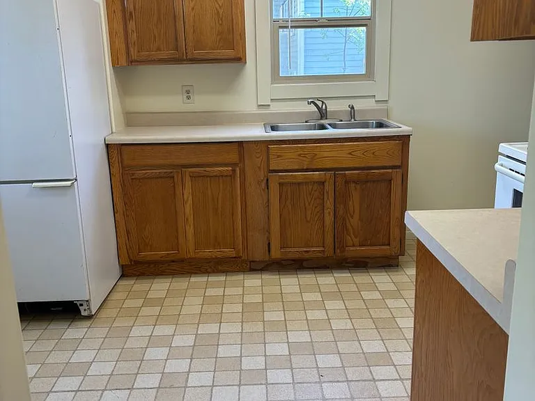 1115 SE Roberts Ave — Photo 17