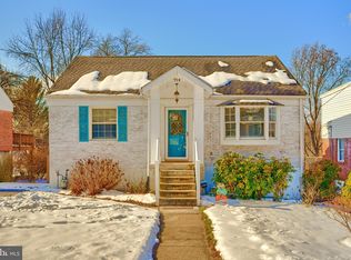 914 Olmstead Rd, Pikesville, MD 21208