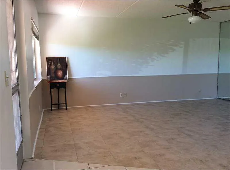 500 Village Green Cir W — Photo 4