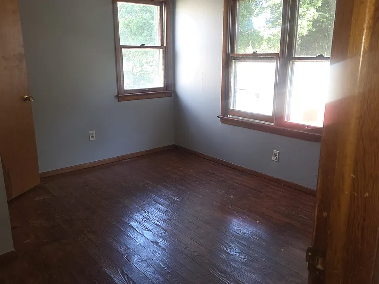 4407 Longwood Ave — Photo 21
