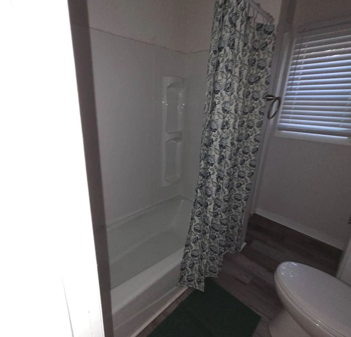 Studio, 1.5 bath, $1,175 — Photo 3