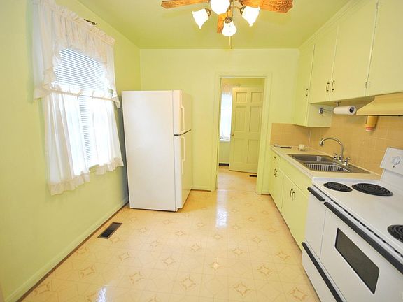 5th image of 1319 Fort Manor Dr