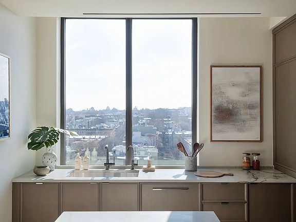 5th image of 58 Saint Marks Pl #1202
