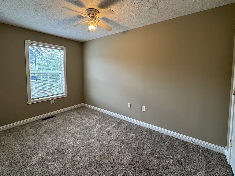 1475 Autumn Oak St — Photo 13