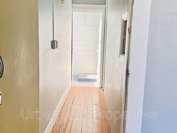 5th image of 232 4th St N APT 6