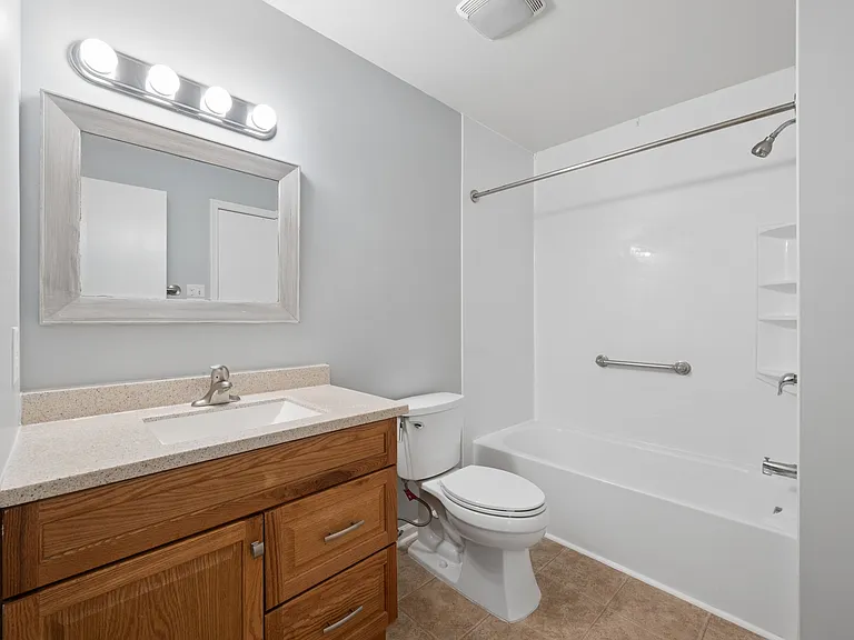 411 Old Oak Pl #1 — Photo 6