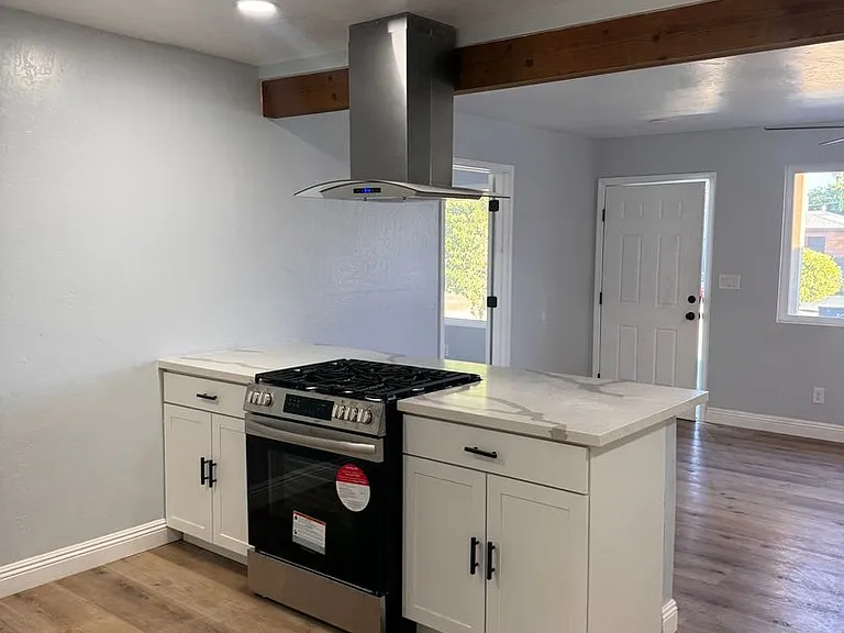 2719 E Norwich Ave — Photo 7