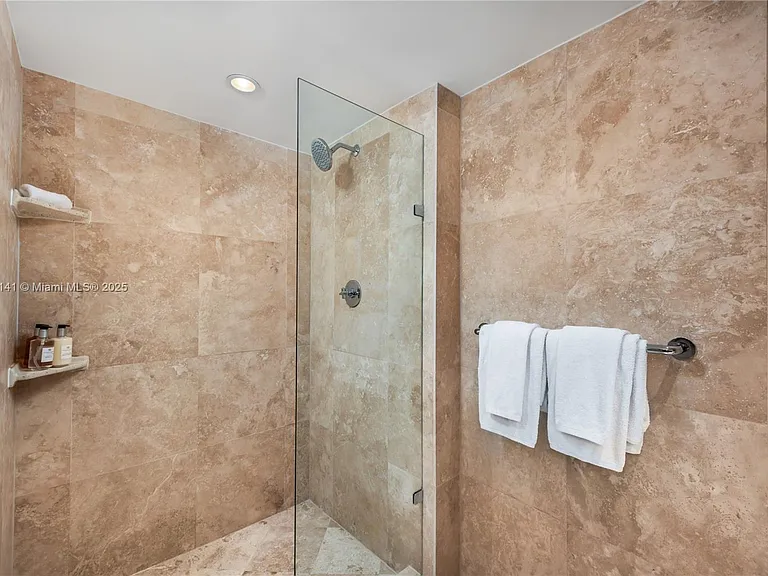 102 24th St #1208 — Photo 7