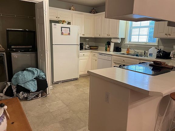5th image of 3210 Wingfield Way