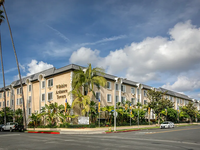 Wilshire Ardmore Towers — Photo 3