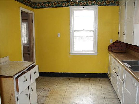 5th image of 4917 S 42nd St
