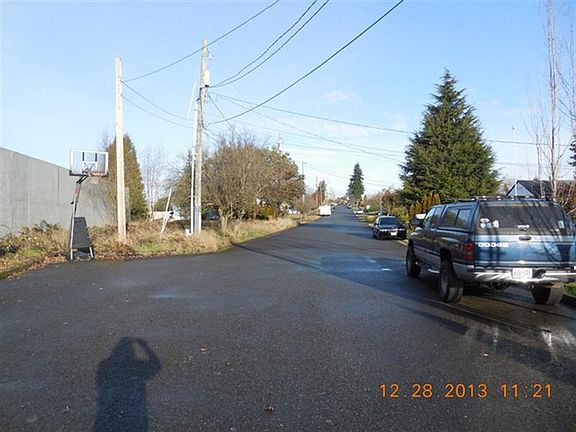 3rd image of 1017 S Winnifred St