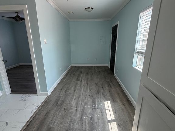 4th image of 6833 Rhea Ave