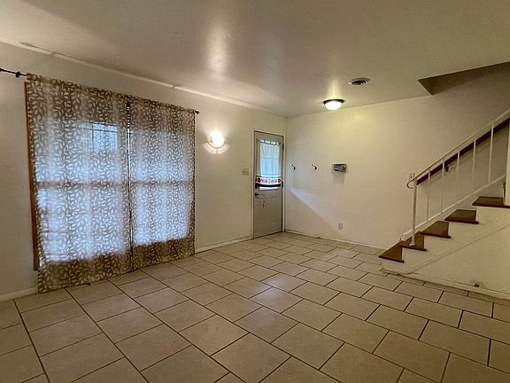 3rd image of 101 N Russell St