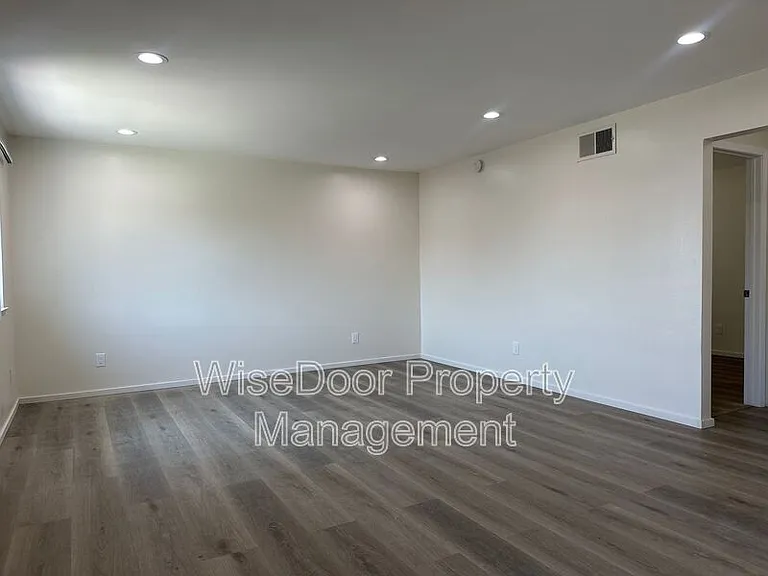 3404 20th St #1 — Photo 5
